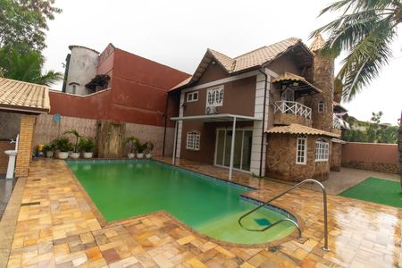 Casa para alugar com 130m², 5 quartos e 3 vagas Casa para alugar com 130m², 5 quartos e 3 vagasÁrea externa