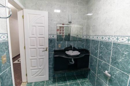 Casa para alugar com 130m², 5 quartos e 3 vagas Casa para alugar com 130m², 5 quartos e 3 vagasBanheiro Social 1