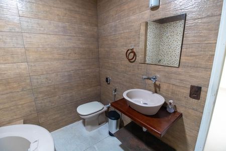 Casa para alugar com 130m², 5 quartos e 3 vagas Casa para alugar com 130m², 5 quartos e 3 vagasBanheiro Social 2