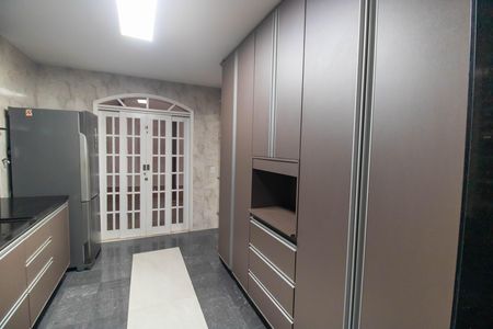 Casa para alugar com 130m², 5 quartos e 3 vagas Casa para alugar com 130m², 5 quartos e 3 vagasCozinha