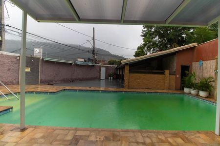Casa para alugar com 130m², 5 quartos e 3 vagas Casa para alugar com 130m², 5 quartos e 3 vagasVista do Quarto 2