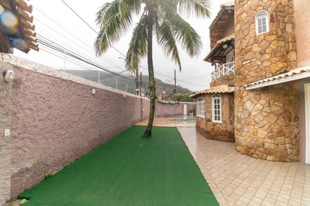 Casa para alugar com 130m², 5 quartos e 3 vagas Casa para alugar com 130m², 5 quartos e 3 vagasÁrea externa