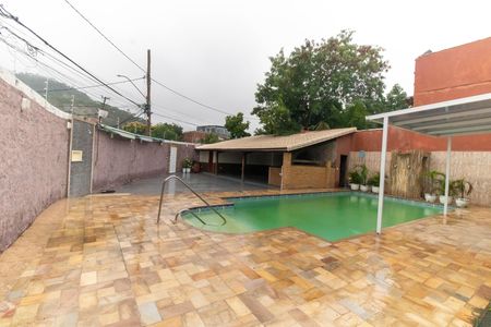 Casa para alugar com 130m², 5 quartos e 3 vagas Casa para alugar com 130m², 5 quartos e 3 vagasÁrea externa