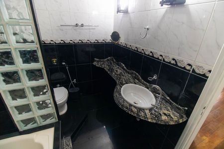 Casa para alugar com 130m², 5 quartos e 3 vagas Casa para alugar com 130m², 5 quartos e 3 vagasBanheiro da Suíte