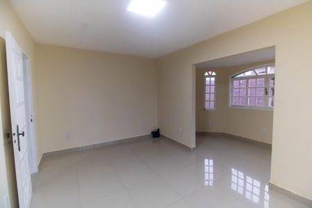 Casa para alugar com 130m², 5 quartos e 3 vagas Casa para alugar com 130m², 5 quartos e 3 vagasQuarto 2