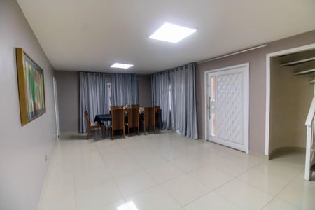 Sala de casa para alugar com 5 quartos, 130m² em Piratininga, Niterói