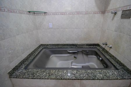 Casa para alugar com 260m², 3 quartos e 2 vagas Casa para alugar com 260m², 3 quartos e 2 vagasBanheiro da Suíte