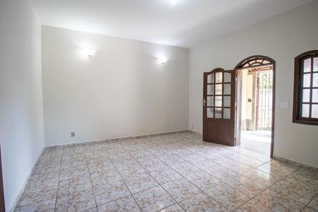 Sala de casa à venda com 3 quartos, 260m² em Irajá, Rio de Janeiro