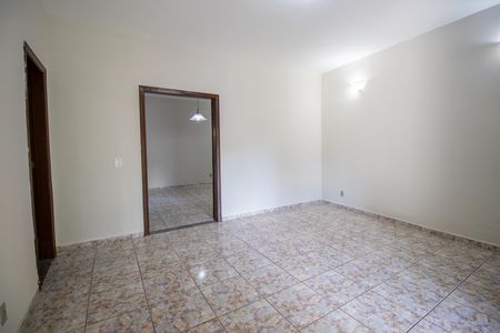 Casa para alugar com 260m², 3 quartos e 2 vagas Casa para alugar com 260m², 3 quartos e 2 vagasSala