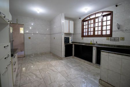 Casa para alugar com 260m², 3 quartos e 2 vagas Casa para alugar com 260m², 3 quartos e 2 vagasCozinha