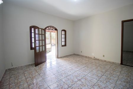 Sala de casa à venda com 3 quartos, 260m² em Irajá, Rio de Janeiro