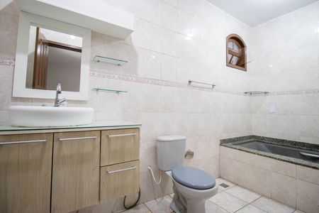 Casa para alugar com 260m², 3 quartos e 2 vagas Casa para alugar com 260m², 3 quartos e 2 vagasBanheiro da Suíte