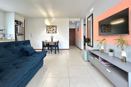 Sala de apartamento para alugar com 2 quartos, 73m² em Morro das Pedras, Florianópolis