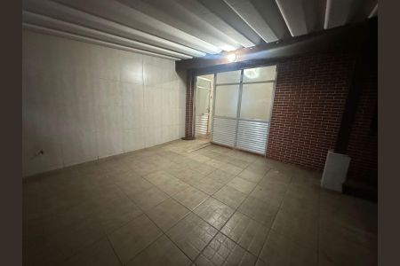 Casa para alugar com 70m², 2 quartos e 2 vagas