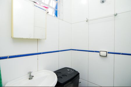 Casa à venda com 250m², 2 quartos e 2 vagasLavabo