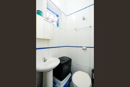 Casa à venda com 250m², 2 quartos e 2 vagasLavabo