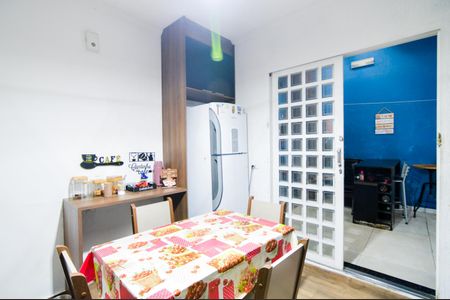 Casa à venda com 250m², 2 quartos e 2 vagasCozinha