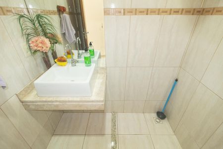 Casa para alugar com 155m², 3 quartos e 1 vaga Casa para alugar com 155m², 3 quartos e 1 vagaBanheiro 2