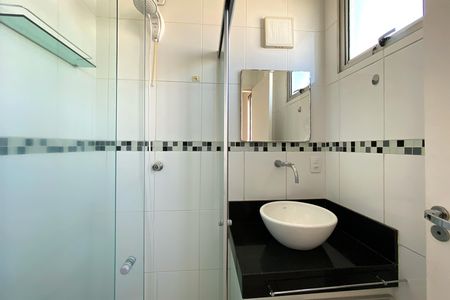 Banheiro da Suíte 1 de apartamento à venda com 2 quartos, 60m² em Estoril, Belo Horizonte