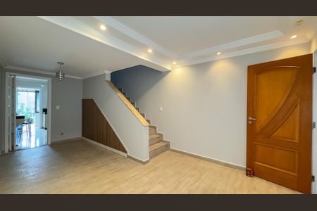 Sala de casa para alugar com 3 quartos, 115m² em Jardim Monte Azul, São Paulo