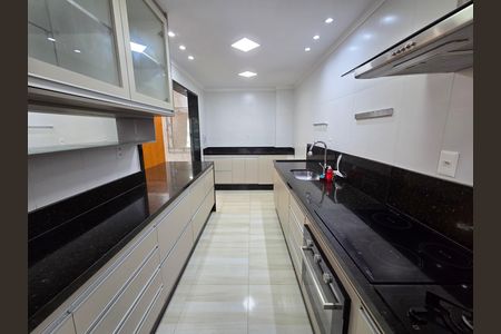 Apartamento para alugar com 116m², 3 quartos e 2 vagas Apartamento para alugar com 116m², 3 quartos e 2 vagasCozinha