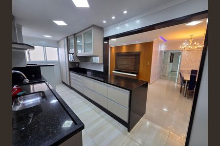 Apartamento para alugar com 116m², 3 quartos e 2 vagas Apartamento para alugar com 116m², 3 quartos e 2 vagasCozinha