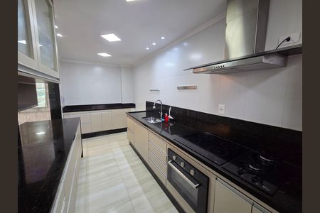 Apartamento para alugar com 116m², 3 quartos e 2 vagas Apartamento para alugar com 116m², 3 quartos e 2 vagasCozinha