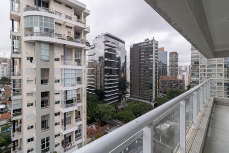 Apartamento para alugar com 161m², 4 quartos e 3 vagas Apartamento para alugar com 161m², 4 quartos e 3 vagasVaranda