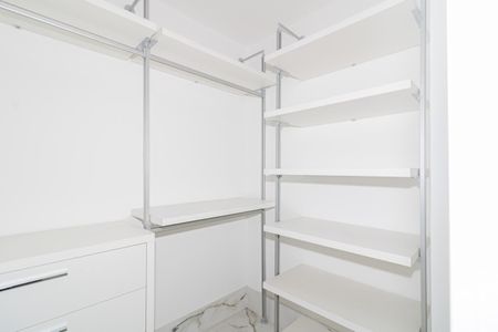 Apartamento para alugar com 161m², 4 quartos e 3 vagas Apartamento para alugar com 161m², 4 quartos e 3 vagasCloset da Suíte 1