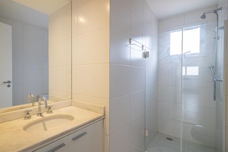 Banheiro Social de apartamento para alugar com 4 quartos, 161m² em Vila Nova Conceição, São Paulo