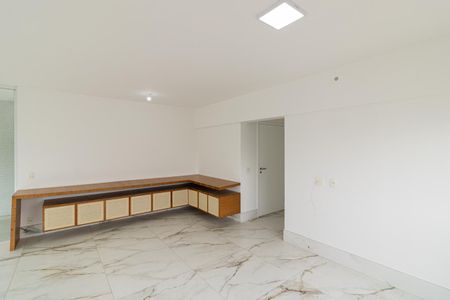 Apartamento para alugar com 161m², 4 quartos e 3 vagas Apartamento para alugar com 161m², 4 quartos e 3 vagasSala