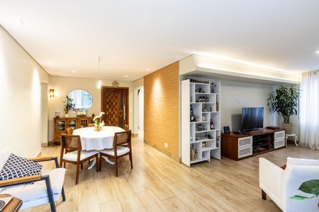 Apartamento à venda com 130m², 3 quartos e 2 vagas Apartamento à venda com 130m², 3 quartos e 2 vagasSala