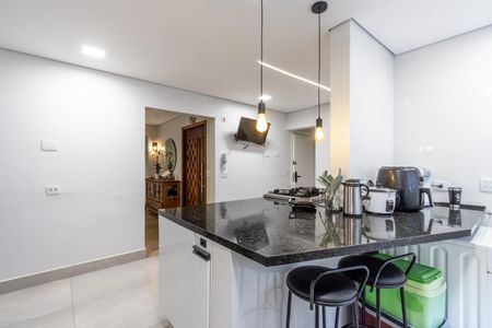 Apartamento à venda com 130m², 3 quartos e 2 vagas Apartamento à venda com 130m², 3 quartos e 2 vagasCozinha