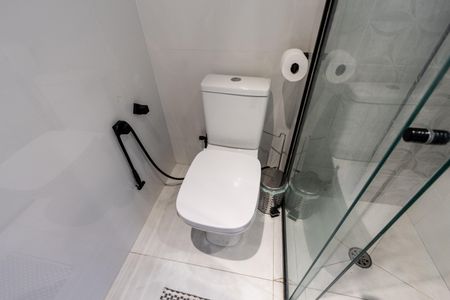 Apartamento à venda com 130m², 3 quartos e 2 vagas Apartamento à venda com 130m², 3 quartos e 2 vagasQuarto 2 - Banheiro da Suite