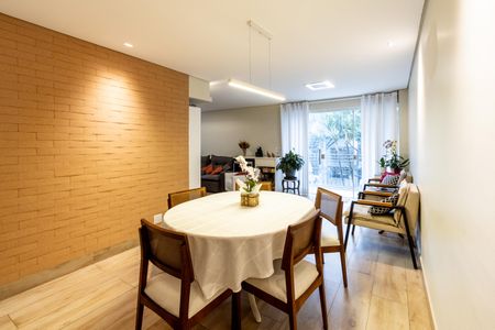 Apartamento à venda com 130m², 3 quartos e 2 vagas Apartamento à venda com 130m², 3 quartos e 2 vagasSala