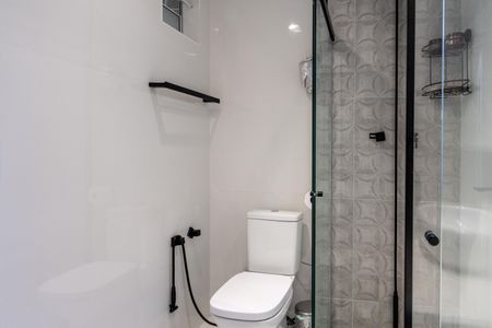 Apartamento à venda com 130m², 3 quartos e 2 vagas Apartamento à venda com 130m², 3 quartos e 2 vagasQuarto 2 - Banheiro da Suite