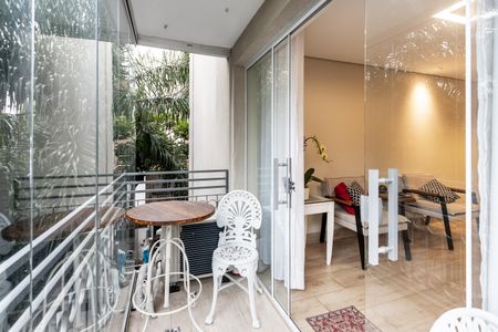 Apartamento à venda com 130m², 3 quartos e 2 vagas Apartamento à venda com 130m², 3 quartos e 2 vagasVaranda