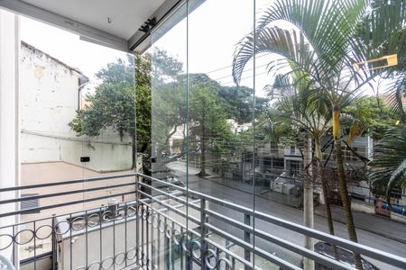 Apartamento à venda com 130m², 3 quartos e 2 vagas Apartamento à venda com 130m², 3 quartos e 2 vagasVaranda