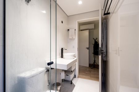 Apartamento à venda com 130m², 3 quartos e 2 vagas Apartamento à venda com 130m², 3 quartos e 2 vagasQuarto 1 - Banheiro da Suite