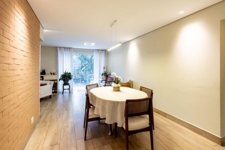 Apartamento à venda com 130m², 3 quartos e 2 vagas Apartamento à venda com 130m², 3 quartos e 2 vagasSala