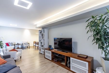 Apartamento à venda com 130m², 3 quartos e 2 vagas Apartamento à venda com 130m², 3 quartos e 2 vagasSala