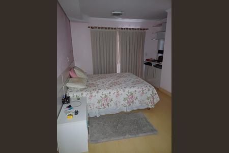 Casa de condomínio para alugar com 191m², 3 quartos e 2 vagas