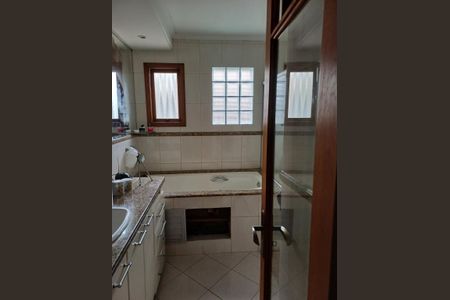 Casa de condomínio para alugar com 191m², 3 quartos e 2 vagas