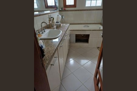 Casa de condomínio para alugar com 191m², 3 quartos e 2 vagas