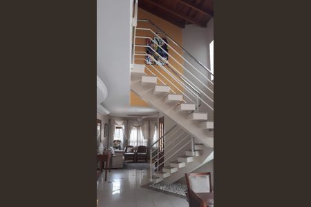 Casa de condomínio para alugar com 191m², 3 quartos e 2 vagas
