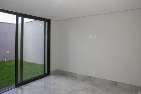 Sala Inferior de casa à venda com 3 quartos, 195m² em Vila Ipojuca, São Paulo