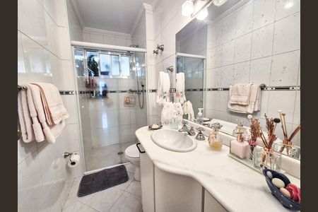 Apartamento à venda com 157m², 3 quartos e 1 vaga Apartamento à venda com 157m², 3 quartos e 1 vagaBanheiro 2