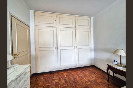 Apartamento à venda com 157m², 3 quartos e 1 vaga Apartamento à venda com 157m², 3 quartos e 1 vagaQuarto 1 - Armários