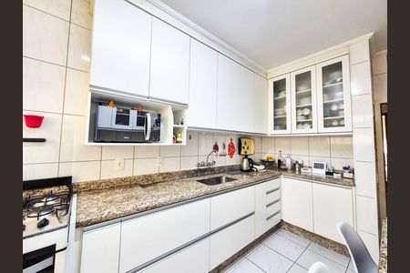 Apartamento à venda com 157m², 3 quartos e 1 vaga Apartamento à venda com 157m², 3 quartos e 1 vagaCozinha