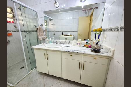 Apartamento à venda com 157m², 3 quartos e 1 vaga Apartamento à venda com 157m², 3 quartos e 1 vagaBanheiro 1